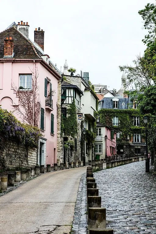 Montmartre Renoir 아파트