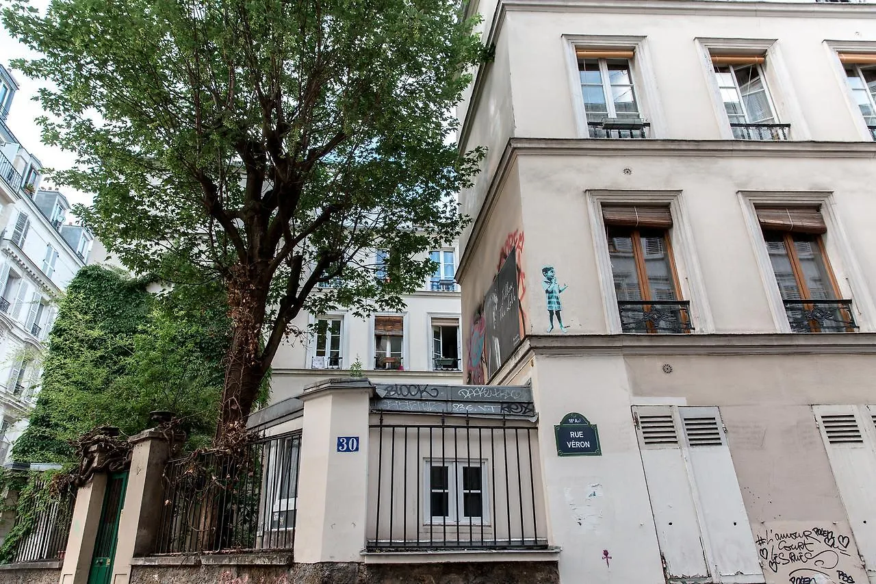 Montmartre Renoir Apartment Paris